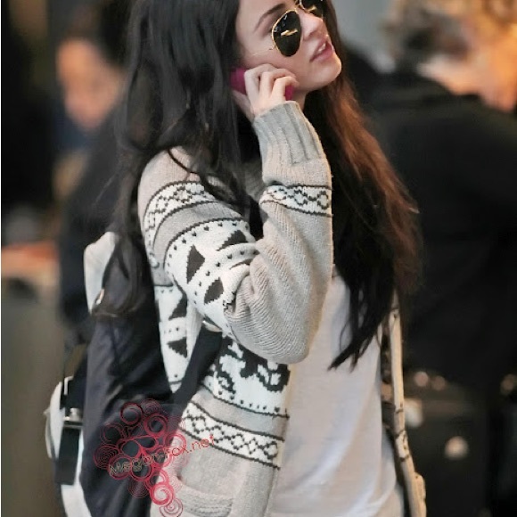 Aritzia TNA ‘Killer Whale’ RARE Cowichan Gray and Cream Patterned Zip-Up Sweater - Picture 15 of 15